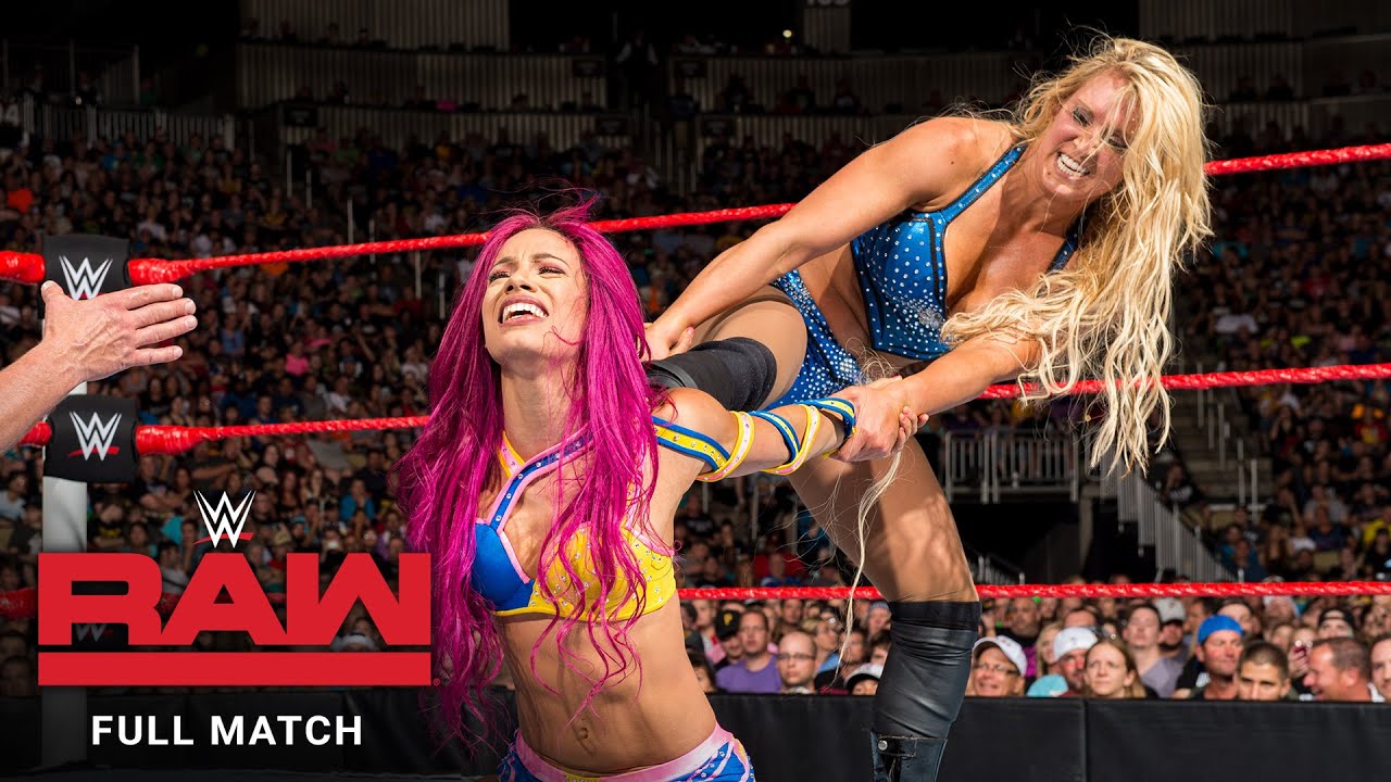 Flashback Match: Sasha Banks vs. Charlotte Flair – Raw 07.25.16