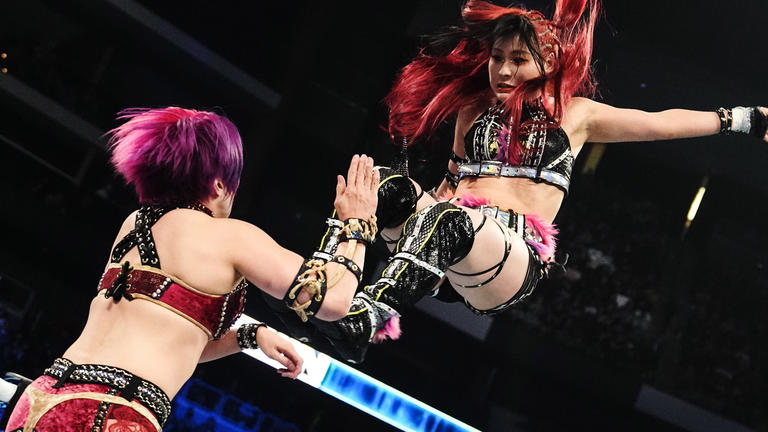 Photo of IYO SKY Retains Against Asuka; Dawn & Fyre Cursed Tag Team Titles – Diva Dirt