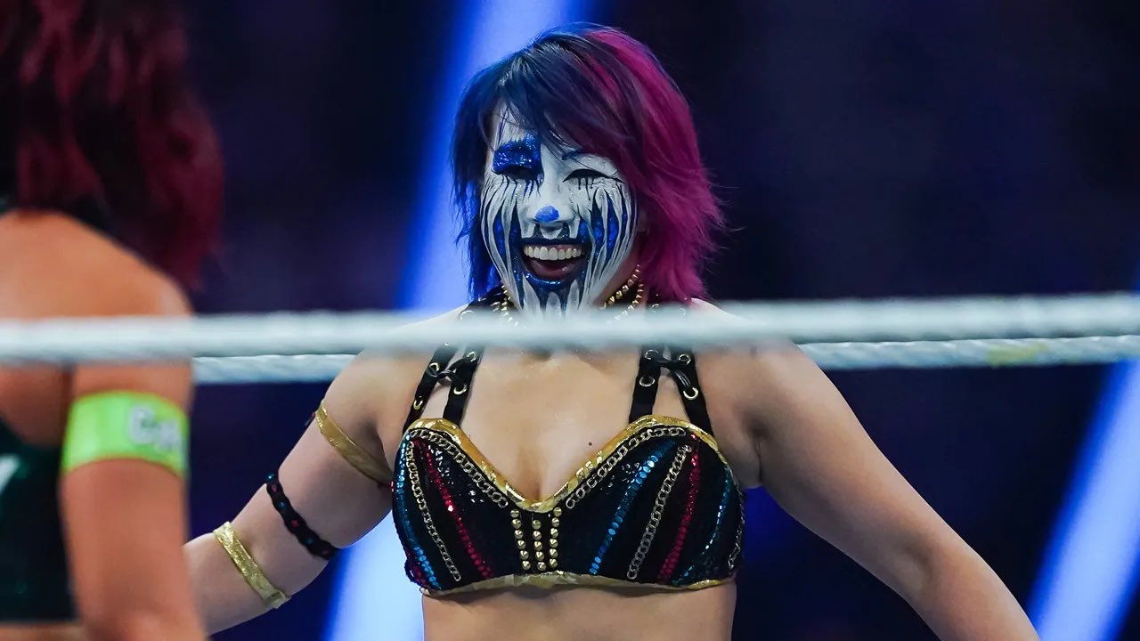 Asuka Returns To The Ring At WWE Live Show
