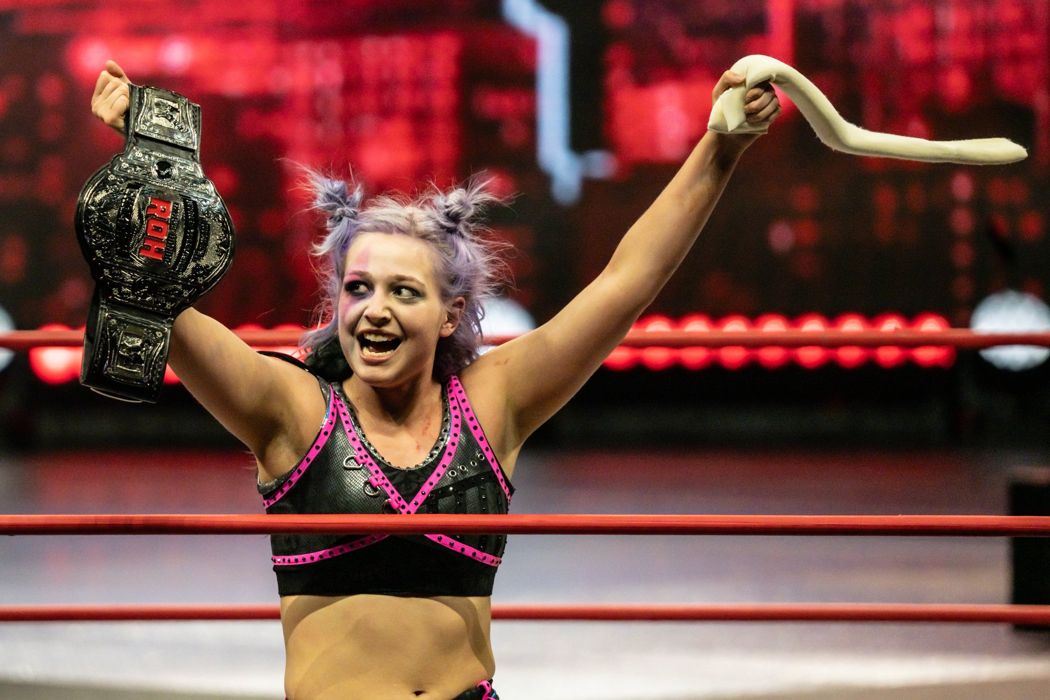 Billie Starkz Wins ROH Women’s TV Champion, Stuns Crowd With Fake Injury